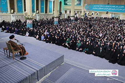 رهبر انقلاب: مدیر و رئیس خانه زن است