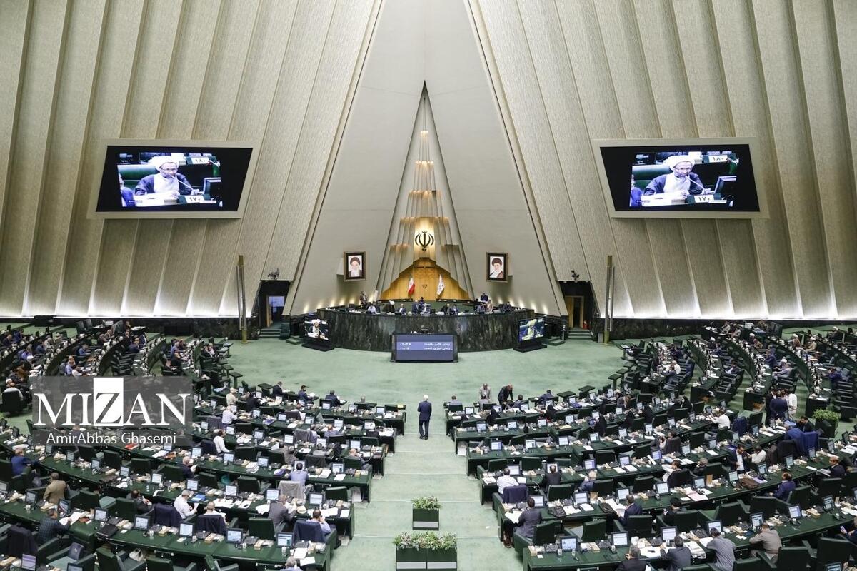 سخنگوی کمیسیون فرهنگی مجلس: موضوع جلسه چهارساعته بررسی عملکرد همه دستگاه‌ها در مسئله عفاف و حجاب بود نه قوه قضاییه/ ۲۸ دستگاه در موضوع عفاف و حجاب مسئولیت دارند