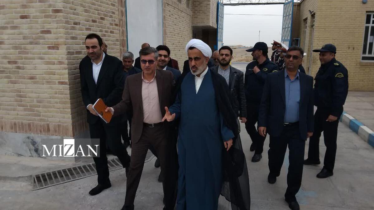 رئیس دادگاه عالی انتظامی قضات از بازداشتگاه ابرکوه بازدید کرد