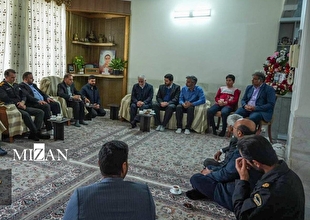 دیدار رئیس سازمان زندان‌های کشور با خانواده شهید امنیت در شهرستان اشکذر