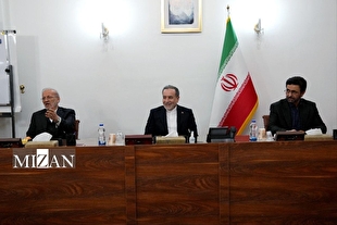 نشست مشترک وزیر امور خارجه با جمعی از نمایندگان مجلس شورای اسلامی