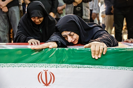 تک عکس / مادرِ شهید؛ میراث‌دار دفاع