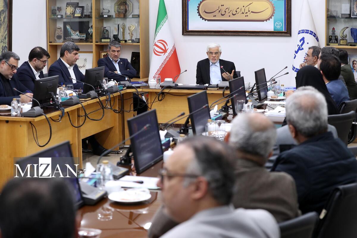 عارف: ۱۶ آذر باید همیشه زنده باشد چرا که انقلاب ما به این نماد نیاز دارد