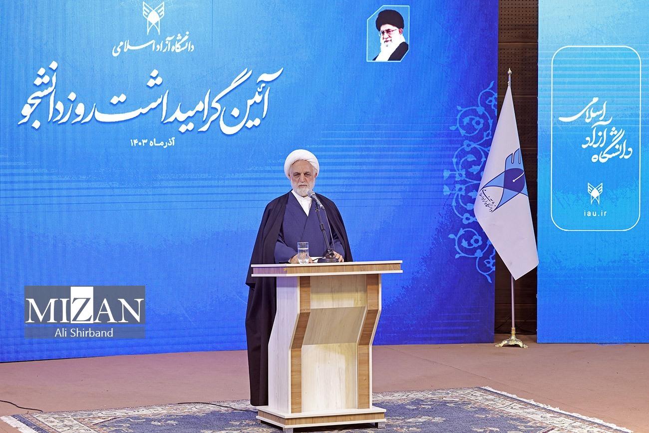 چهار سال گفت‌وگوی مستقیم با دانشگاه‌ها/ روایتی از تعامل رئیس قوه قضاییه با جامعه دانشجویی/ از شنیدن نقد‌ها تا بهره‌گیری از ظرفیت نخبگان