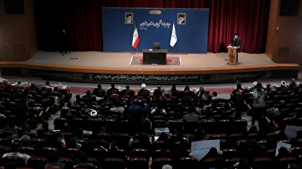 نماینده بسیج دانشجویی در حضور رئیس قوه قضاییه: محکم بر فرق فساد شمشیر بزنید