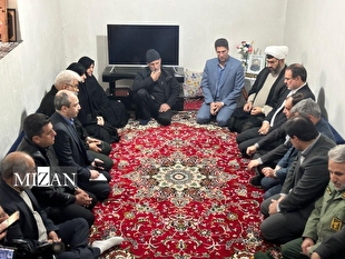 رئیس سازمان بازرسی کل کشور با خانواده شهید حمید مهری دیدار کرد