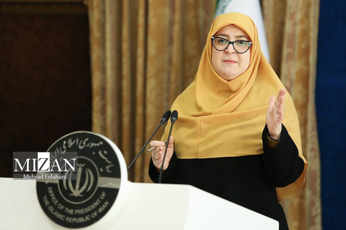 سخنگوی دولت: از بامداد بیست و دوم آذر قیمت بنزین جایگاه پنج هزار تومان می‌شود