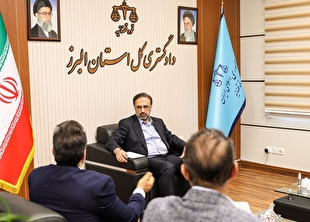 بررسی و حل مشکلات ۹۱۱ نفر از مراجعان در دیدار‌های مردمی مدیران قضایی استان البرز