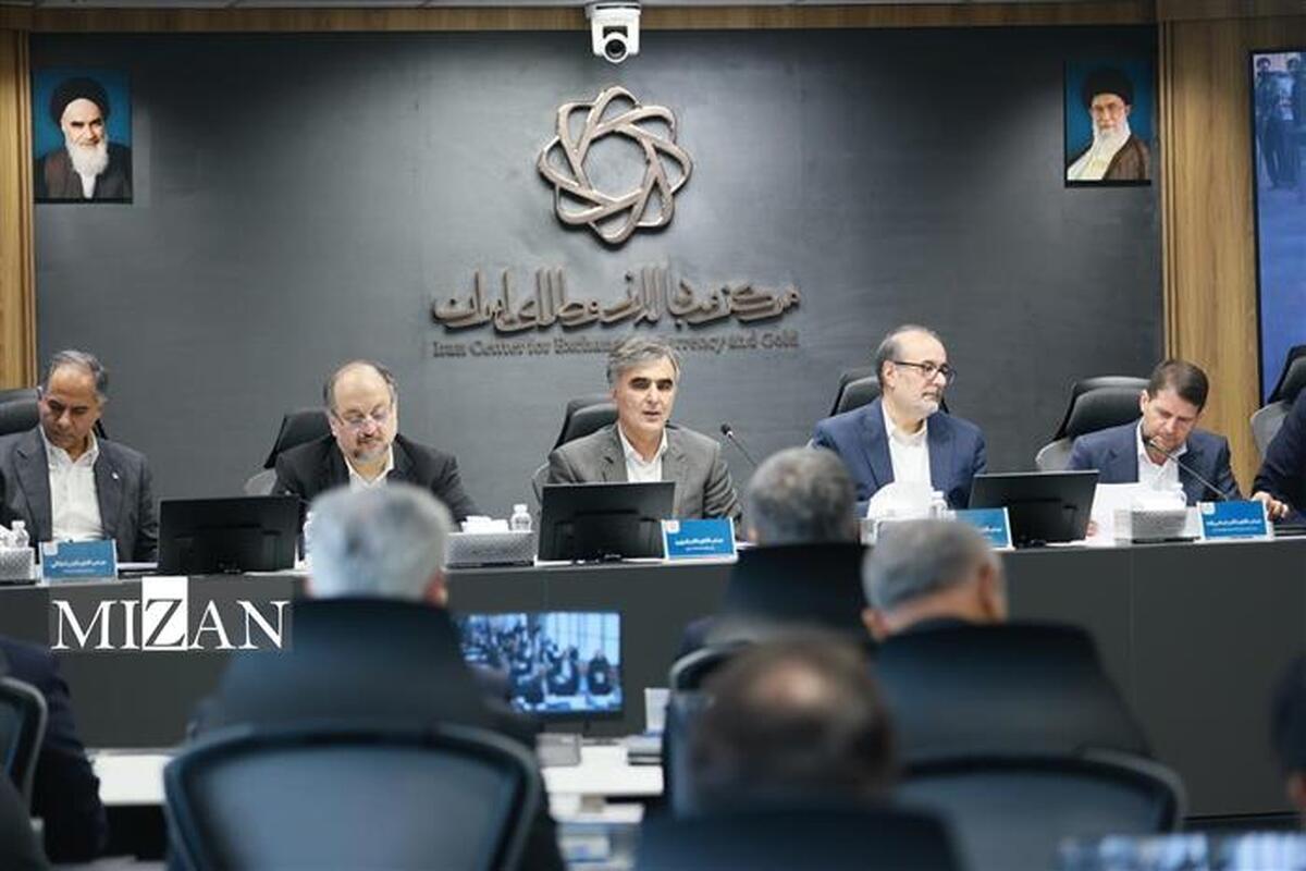 عملیات تامین‌ ارز‌ با قوت در بانک مرکزی ادامه دارد/ رونمایی از برنامه‌های جدید بانک مرکزی برای تامین مالی ارزی پروژه‌ها