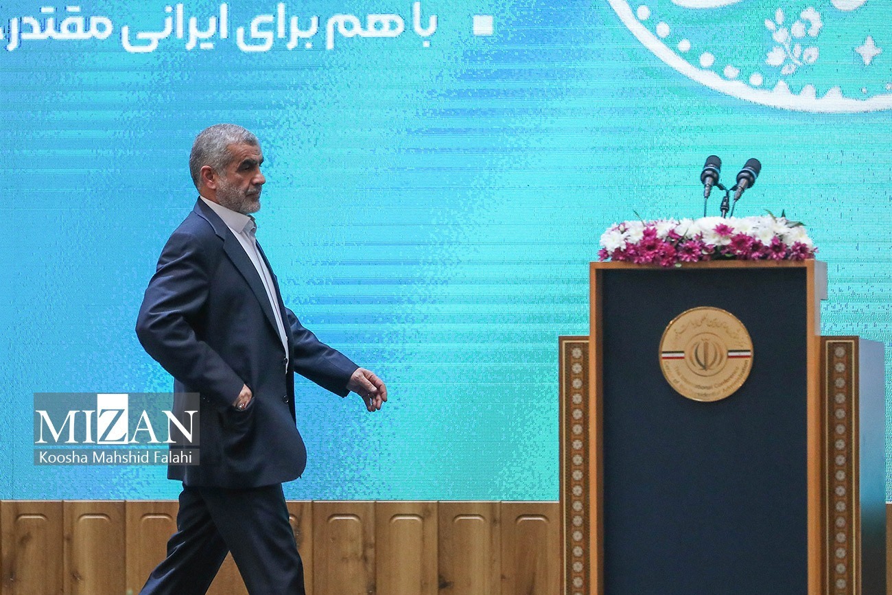 علی نیکزاد، نایبرئیس مجلس شورای اسلامی معرفی دستگاههای برتر جشنواره ملی ارتقای شفافیت و رفع موقعیتهای تعارض منافع / ۵۵۰۰ هشدار مدیریتی از ناحیه سازمان بازرسی صادر شده است/ رئیس سازمان بازرسی کل کشور: در جامعهای که شفافیت وجود داشته باشد، امکان سوءاستفاده کاهش مییابد