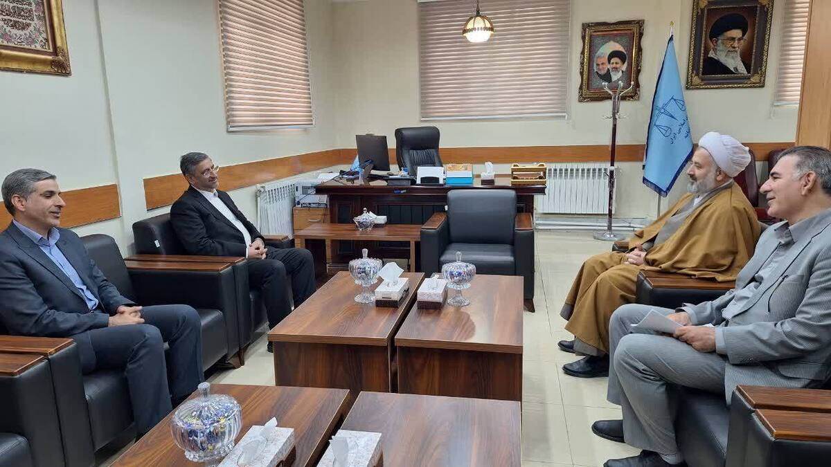 رئیس کل دادگستری لرستان: همکاری و حمایت حقوقی دستگاه قضایی از استانداری، مسیر عدالت و توسعه پایدار استان را هموارتر ساخته است 