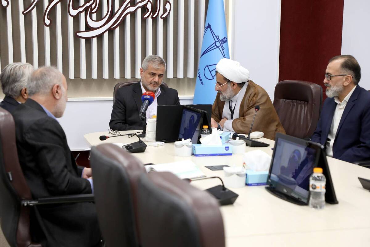 آزادی ۲۵ نفر از زندانیان زن به مناسبت ولادت با سعادت حضرت فاطمه زهرا (س) / تعیین تکلیف یک زندانی مادر در ملاقات مجازی با رئیس کل دادگستری استان تهران