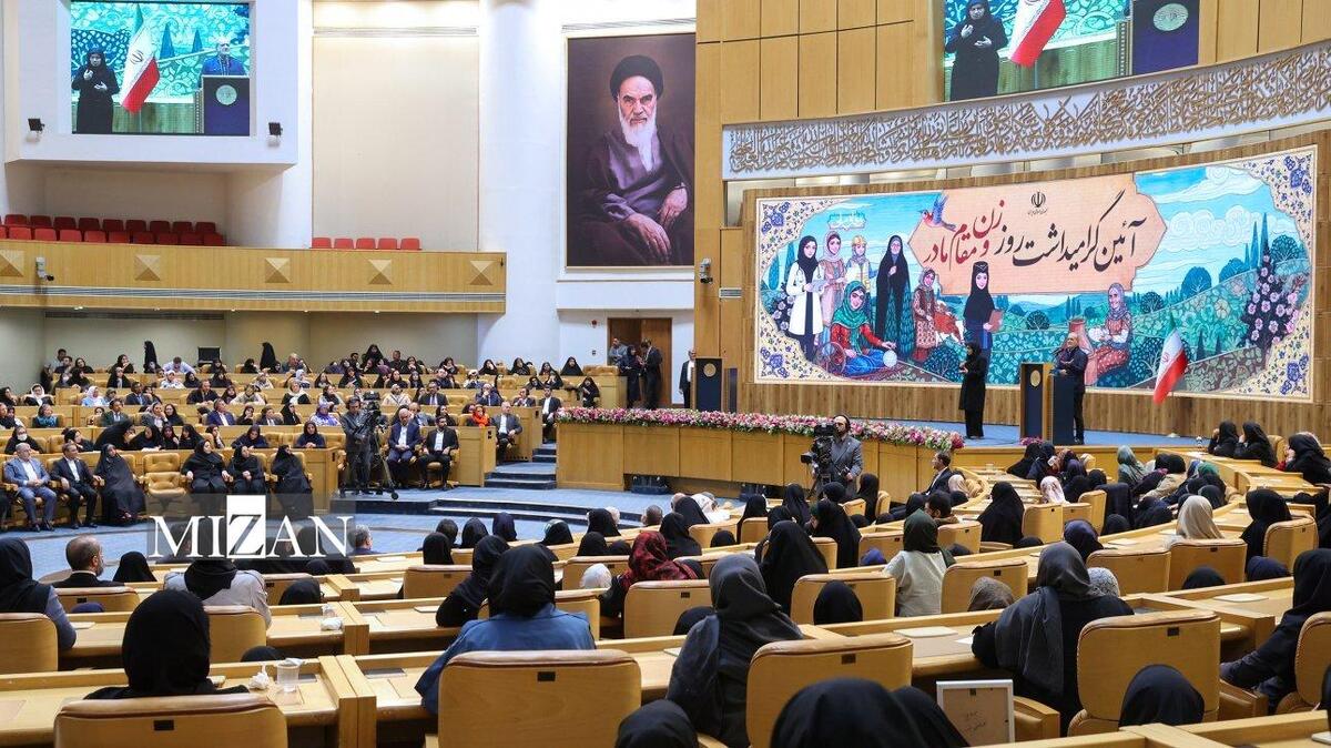 پزشکیان: زنان سازندگان آینده کشور و هدایت‌گر رفتار‌های فرزندان و همسران خود هستند