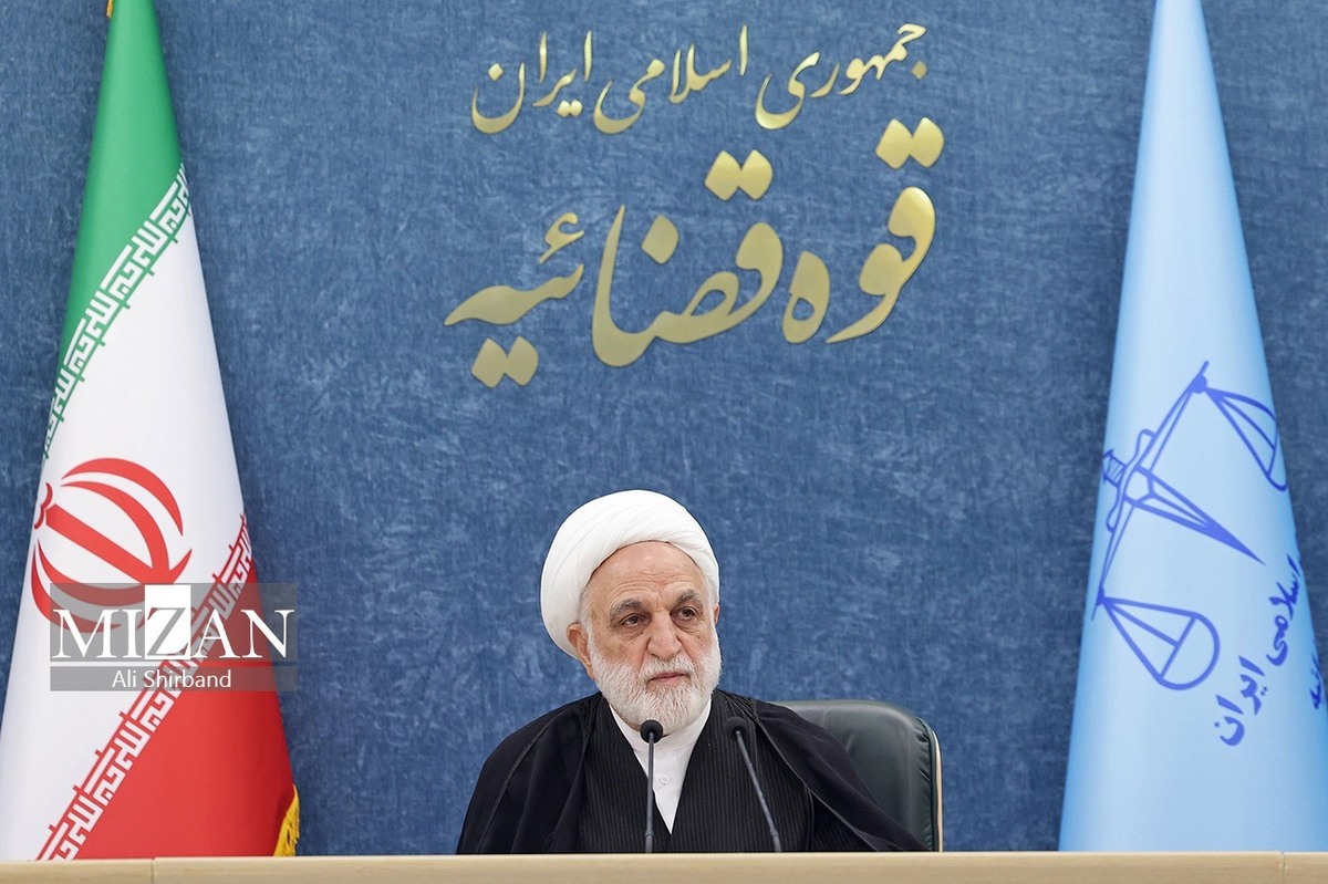 جلسه فوق‌العاده شورای هماهنگی دستگاه‌های نظارتی درباره نابسامانی‌های بازار ارز در سازمان بازرسی کل کشور برگزار شد/ بررسی وضعیت موجود بازار ارز با حضور وزیر اقتصاد، رئیس کل بانک مرکزی و جمعی از اقتصاددانان کشور