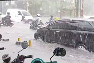 سیلاب شدید در اندونزی بر اثر باران‌های شدید