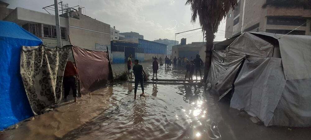 محاصره غزه و مردمی که در معرض سرما و گرسنگی قرار دارند محاصره غزه و مردمی که در معرض سرما و گرسنگی قرار دارند