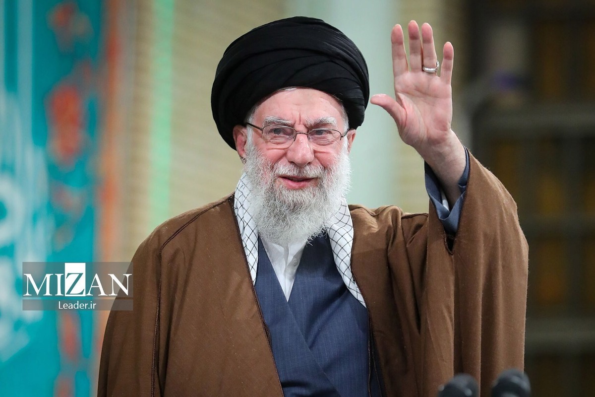 رهبر انقلاب: کمبودها زیاد است اما کشور درحال حرکت و پیشرفت است/ لزوم تغییر آرایش تبلیغاتی و رسانه‌ای در برابر تلاش دشمن برای تسخیر دل ها و مغزها