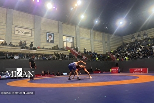 لیگ برتر کشتی آزاد| استقلال جویبار اولین فینالیست مسابقات