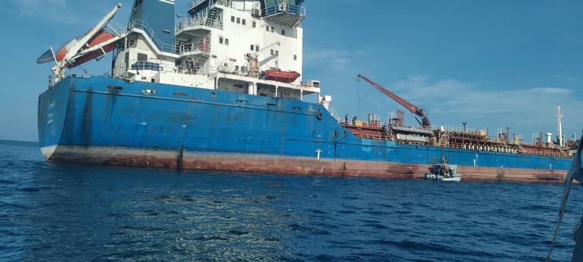 توقیف کشتی نفتکش خارجی به اتهام حمل ۶ میلیون لیتر سوخت قاچاق در دریای عمان
