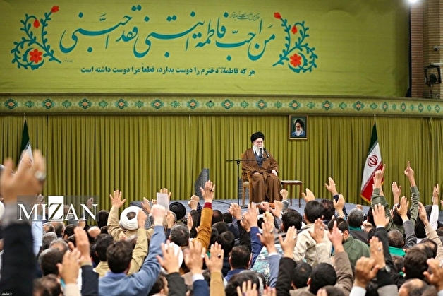 رهبر انقلاب: کمبودها زیاد است اما کشور درحال حرکت و پیشرفت است/ لزوم تغییر آرایش تبلیغاتی و رسانه‌ای در برابر تلاش دشمن برای تسخیر دل ها و مغزها
