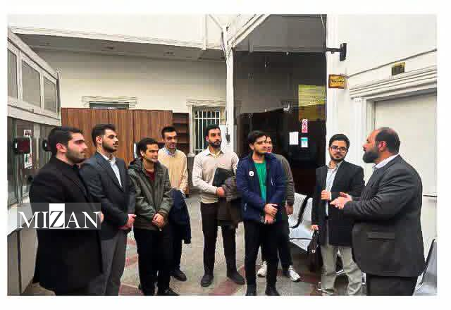 تعدادی از دانشجویان دانشگاه عدالت از ثبت شرکت‌ها و موسسات غیرتجاری سازمان ثبت بازدید کردند