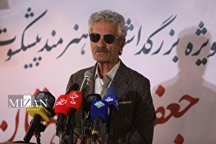 مراسم تجلیل از جعفر دهقان برگزار شد / بازیگری که چهار دهه بی‌حاشیه ماند