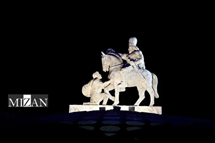 تندیس والرین طبق برنامه‌ریزی قبلی در ورودی فرودگاه مهرآباد قرار گرفت