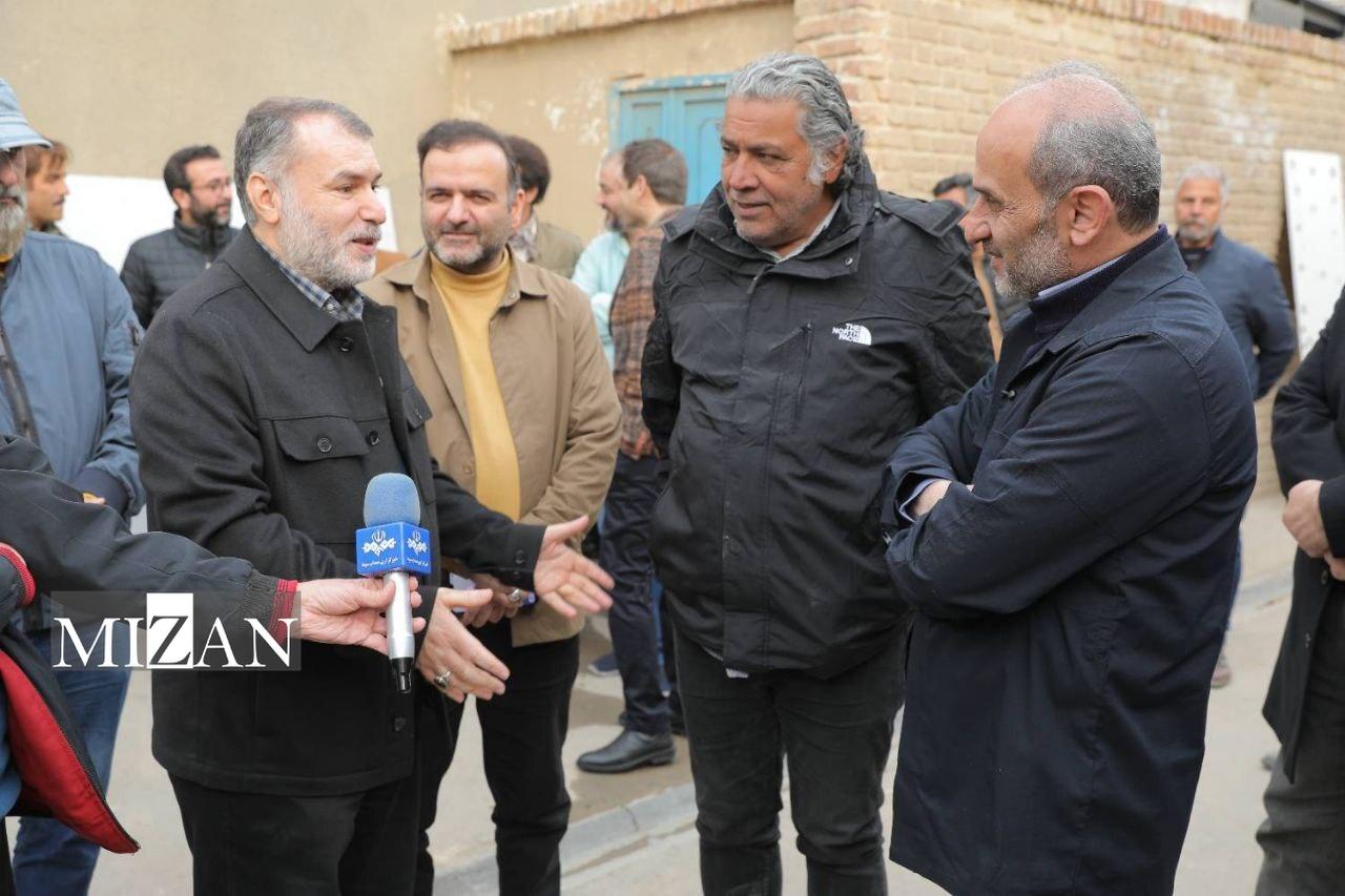 رئیس رسانه ملی از پشتصحنه سریال «دیوار دفاعی» بازدید کرد/ روایت وحدت مردم و ملی شدن صنعت نفت در قاب تلویزیون رئیس رسانه ملی از پشتصحنه سریال «دیوار دفاعی» بازدید کرد/ روایت وحدت مردم و ملی شدن صنعت نفت در قاب تلویزیون