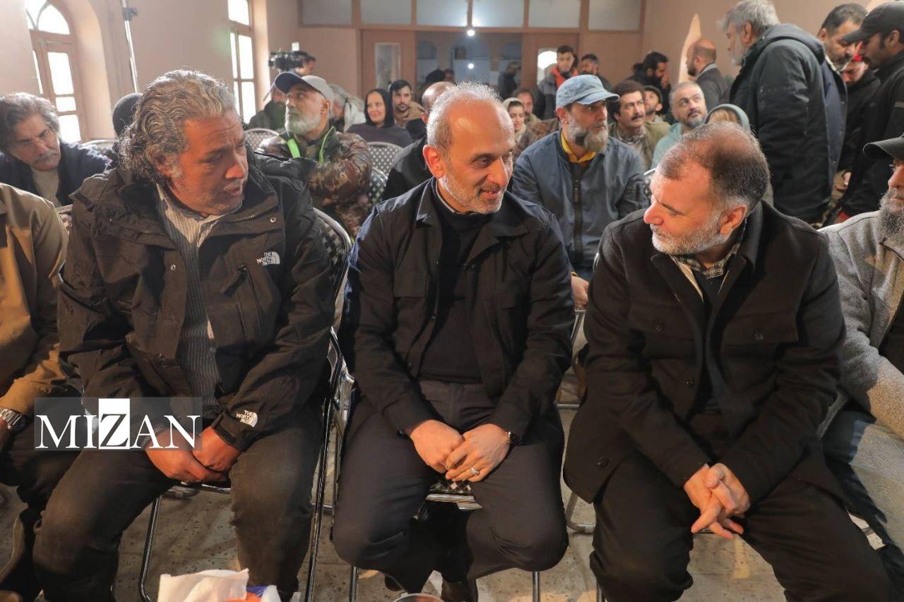 رئیس رسانه ملی از پشتصحنه سریال «دیوار دفاعی» بازدید کرد/ روایت وحدت مردم و ملی شدن صنعت نفت در قاب تلویزیون رئیس رسانه ملی از پشتصحنه سریال «دیوار دفاعی» بازدید کرد/ روایت وحدت مردم و ملی شدن صنعت نفت در قاب تلویزیون