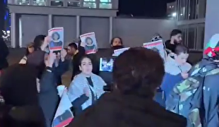 تجمع گسترده در برلین در حمایت از فلسطین و فعالان اعتصابی در زندان‌های انگلیس