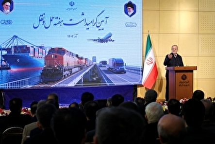 پزشکیان: وجود خودروها، کامیون‌ها و یدک‌کش‌های چند دهه قبل در جاده‌ها قابل قبول نیست