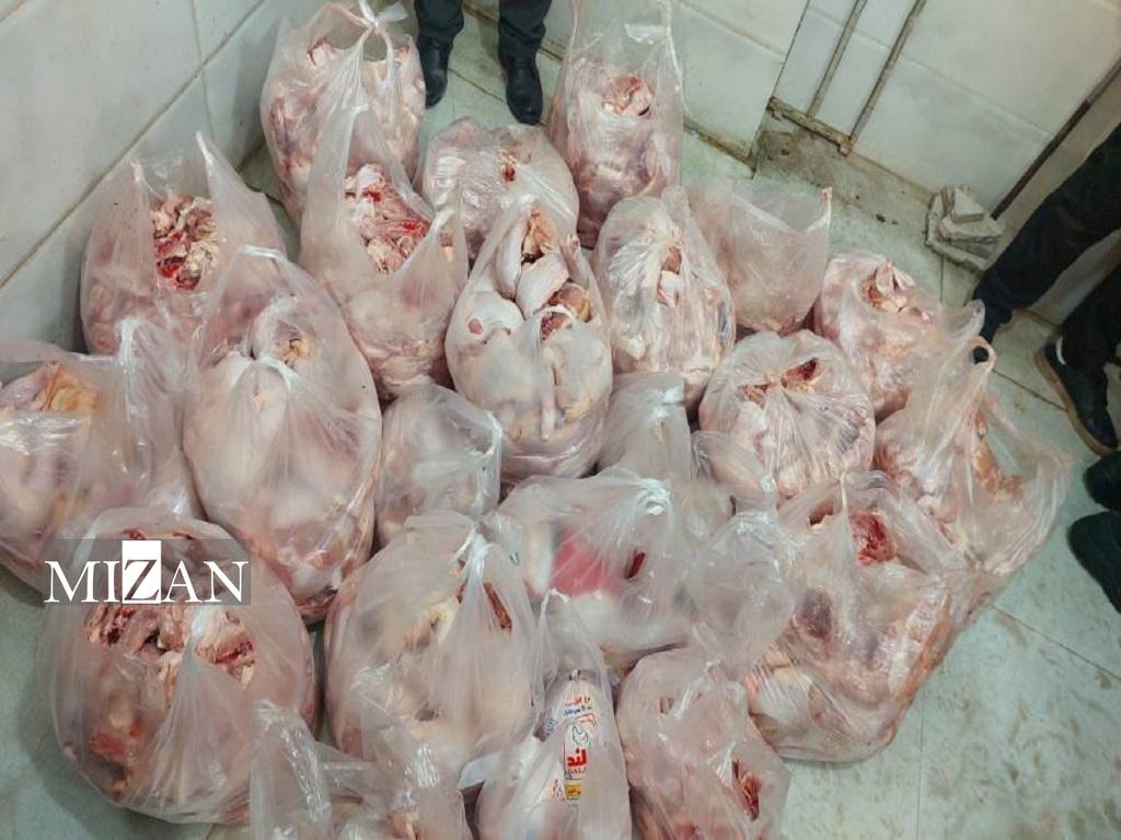 یک تُن مرغ دولتی عرضه‌شده با قیمت آزاد در گنبدکاووس کشف شد