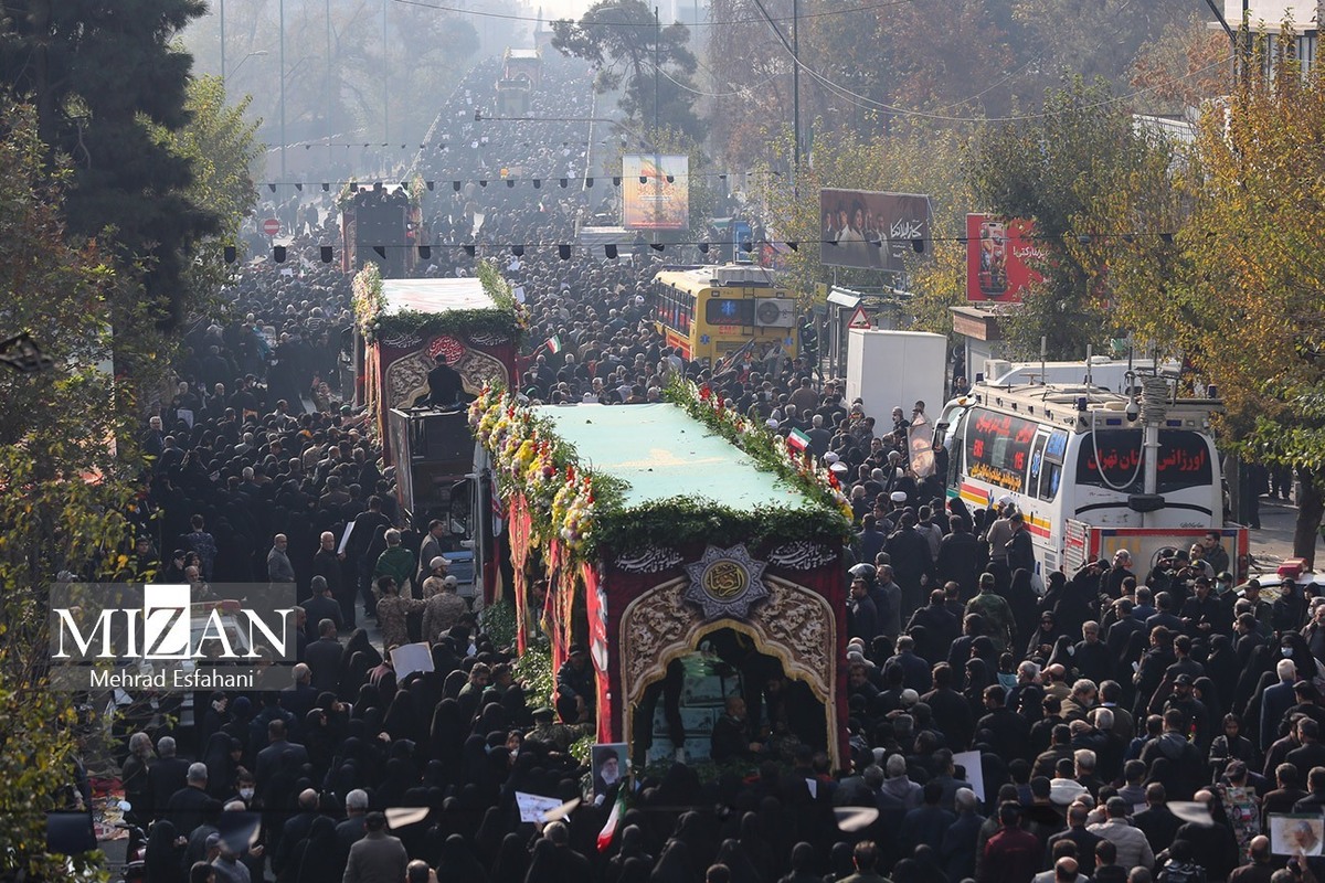 تشییع پیکر شهدای گمنام در سراسر کشور؛ وداع مردم تهران با ۱۰۰ قهرمان بی‌نام و نشان