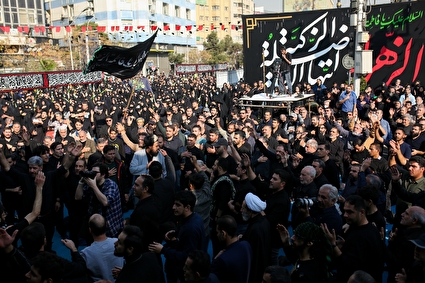 مراسم عزاداری شهادت حضرت زهرا (س) در میدان فاطمی