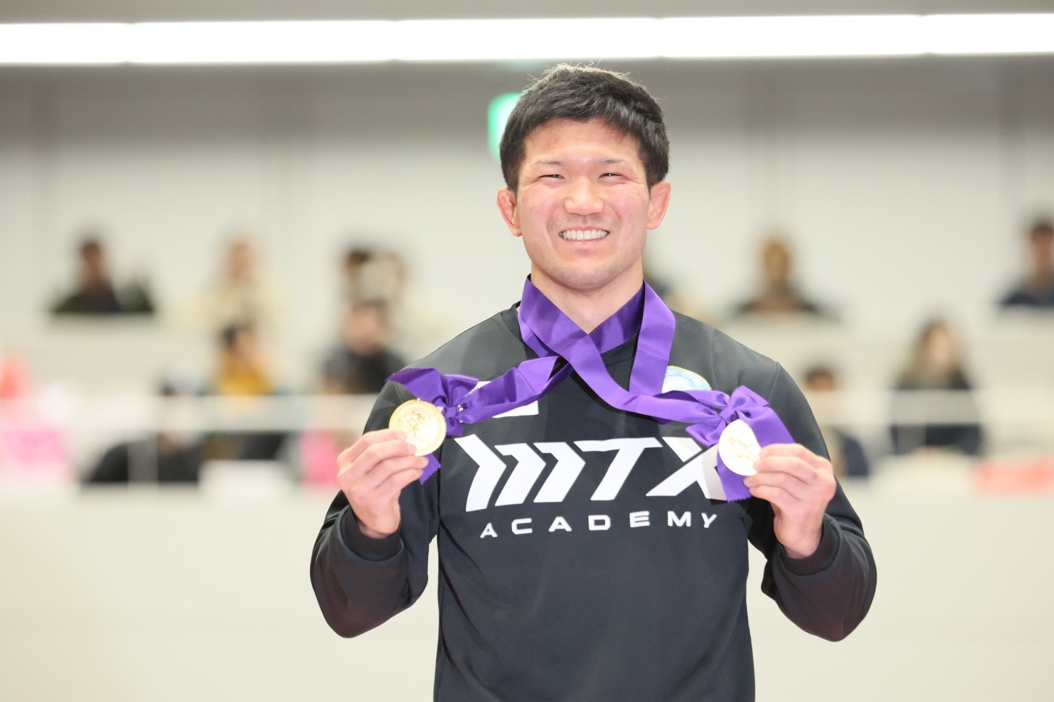 قهرمانی آرش یوشیدا در شب تاریخ‌سازی ناریکونی؛ دبل آزاد و فرنگی ژاپن پس از ۵۲ سال