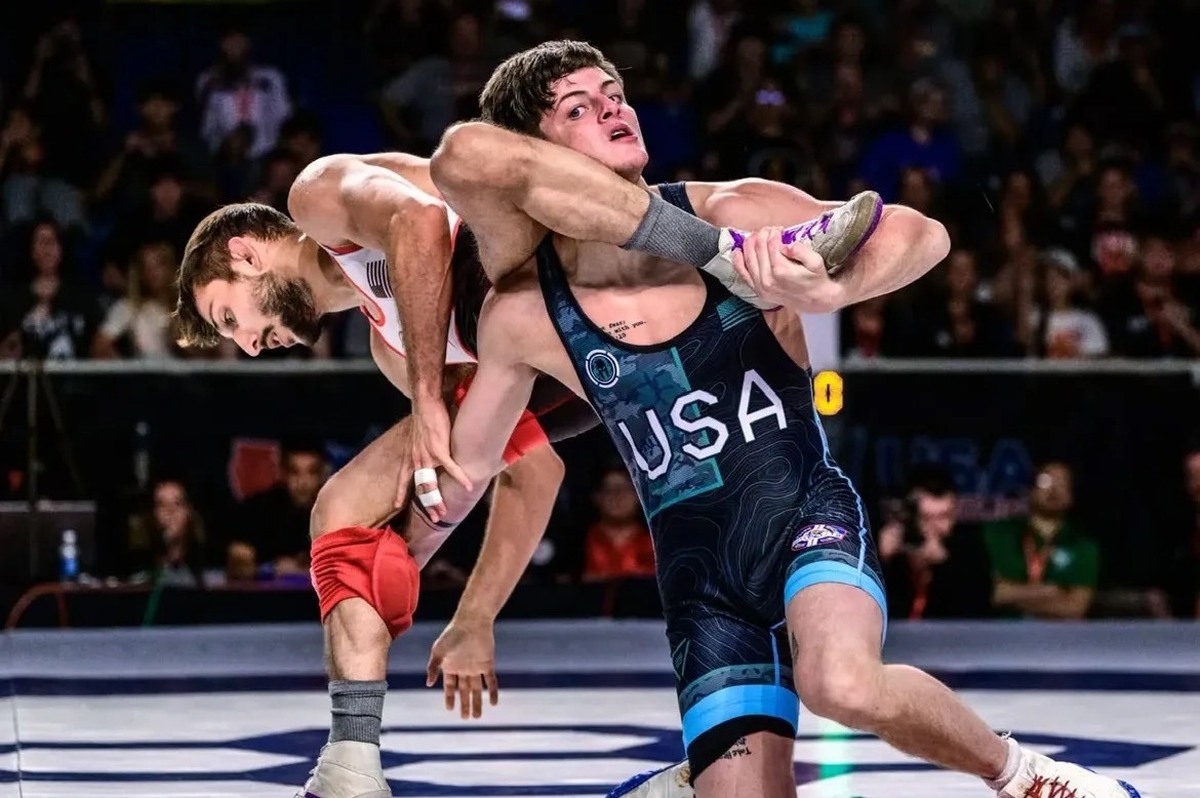 گفت‌وگوی ویژه با ستاره ۱۹ ساله کشتی آمریکا؛ از راز‌های موفقیت فارست و علاقه‌مندی هایش تا قرارداد میلیون‌دلاری رقیب حسن یزدانی!