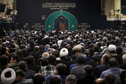 آخرین شب مراسم عزاداری ایام شهادت حضرت فاطمةالزهرا سلام‌الله‌علیها در حسینیه امام خمینی(ره)