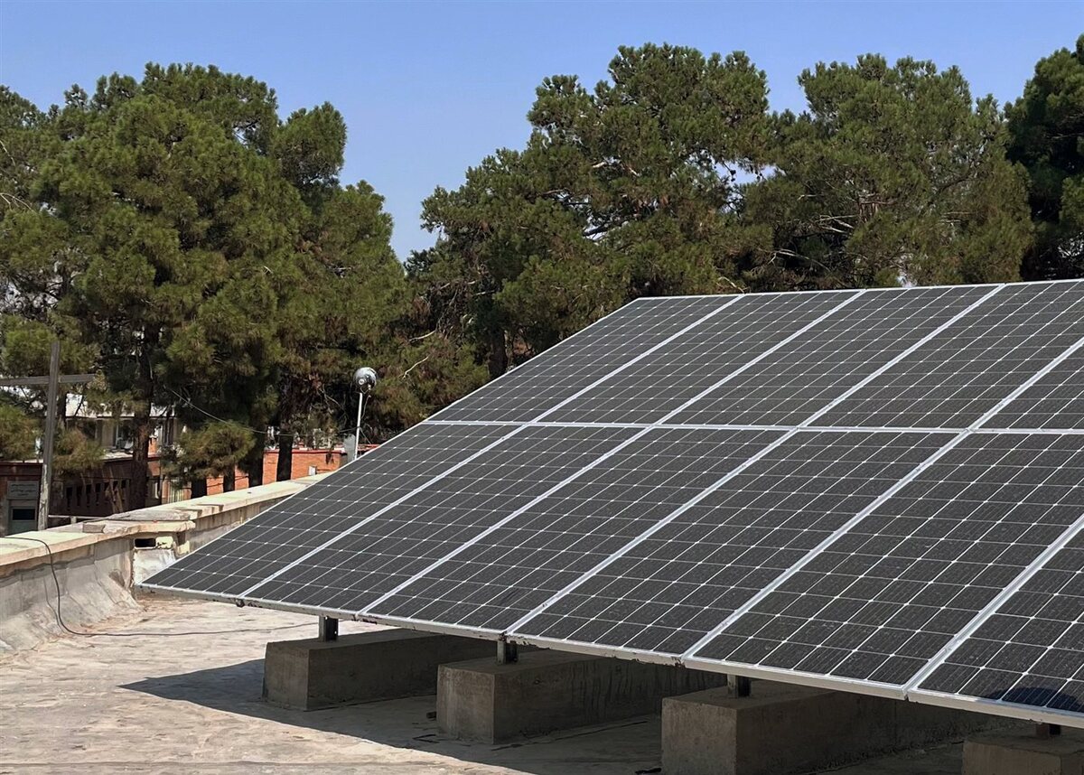 رکوردشکنی در طرح ملی ۱۷۰۰ مگاواتی نیروگاه تجدیدپذیر؛ ۴۲۰ مگاوات خورشیدی فقط در دو ماه وارد مدار شد