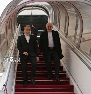 ورود وزیر امور خارجه به فرانسه