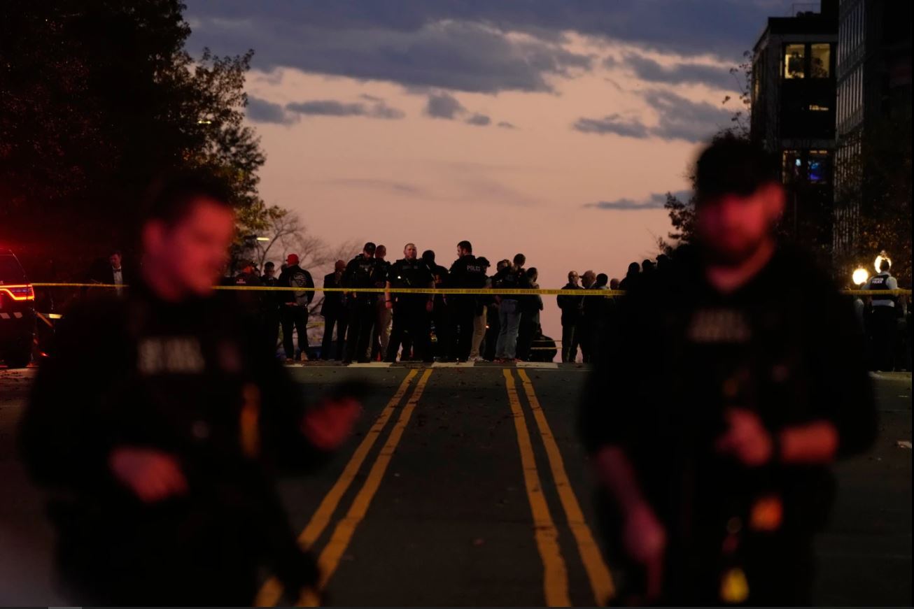 واکنش ترامپ به تیراندازی در واشنگتن؛ دستور استقرار ۵۰۰ نیروی گارد ملی صادر شد واکنش ترامپ به تیراندازی در واشنگتن؛ دستور استقرار ۵۰۰ نیروی گارد ملی صادر شد