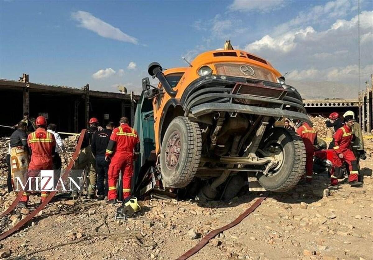 سقوط کامیون در پی فروریختن آب‌انبار بزرگراه شهید لشکری ۲ کشته و ۲ مصدوم برجای گذاشت