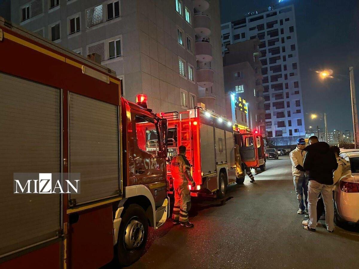 آتش‌سوزی مجتمع مسکونی ۵۴ واحدی در شهرک راه آهن تهران