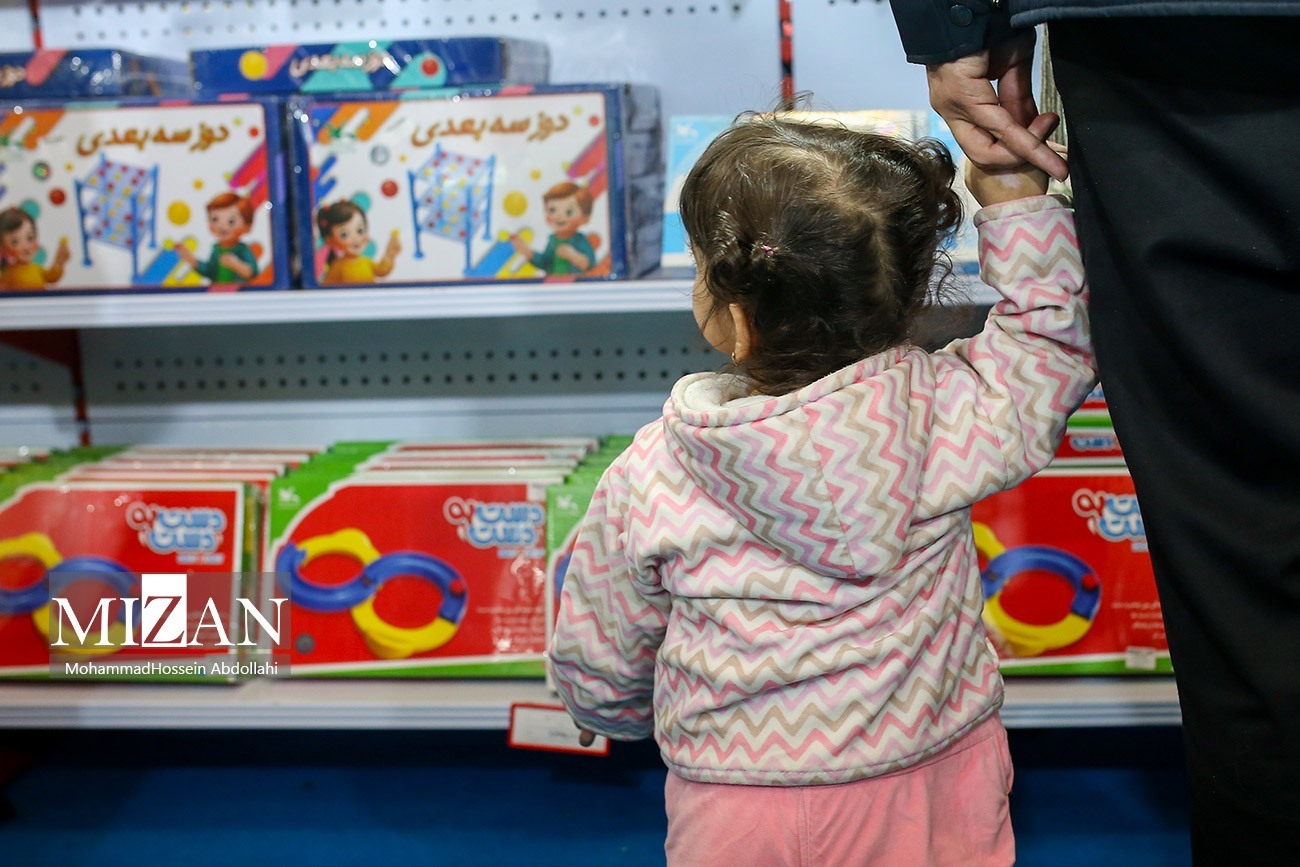 مخاطرات اشتراک گذاری تصاویر کودکان در فضای مجازی/ چه زمانی والدین دچار جرم می‌شوند؟