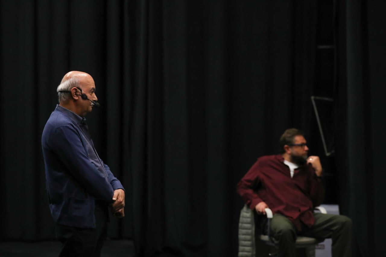 ایرج طهماسب: هنرمند از کوچکترین جزئیات، روایت بزرگ میسازد ایرج طهماسب: هنرمند از کوچکترین جزئیات، روایت بزرگ میسازد