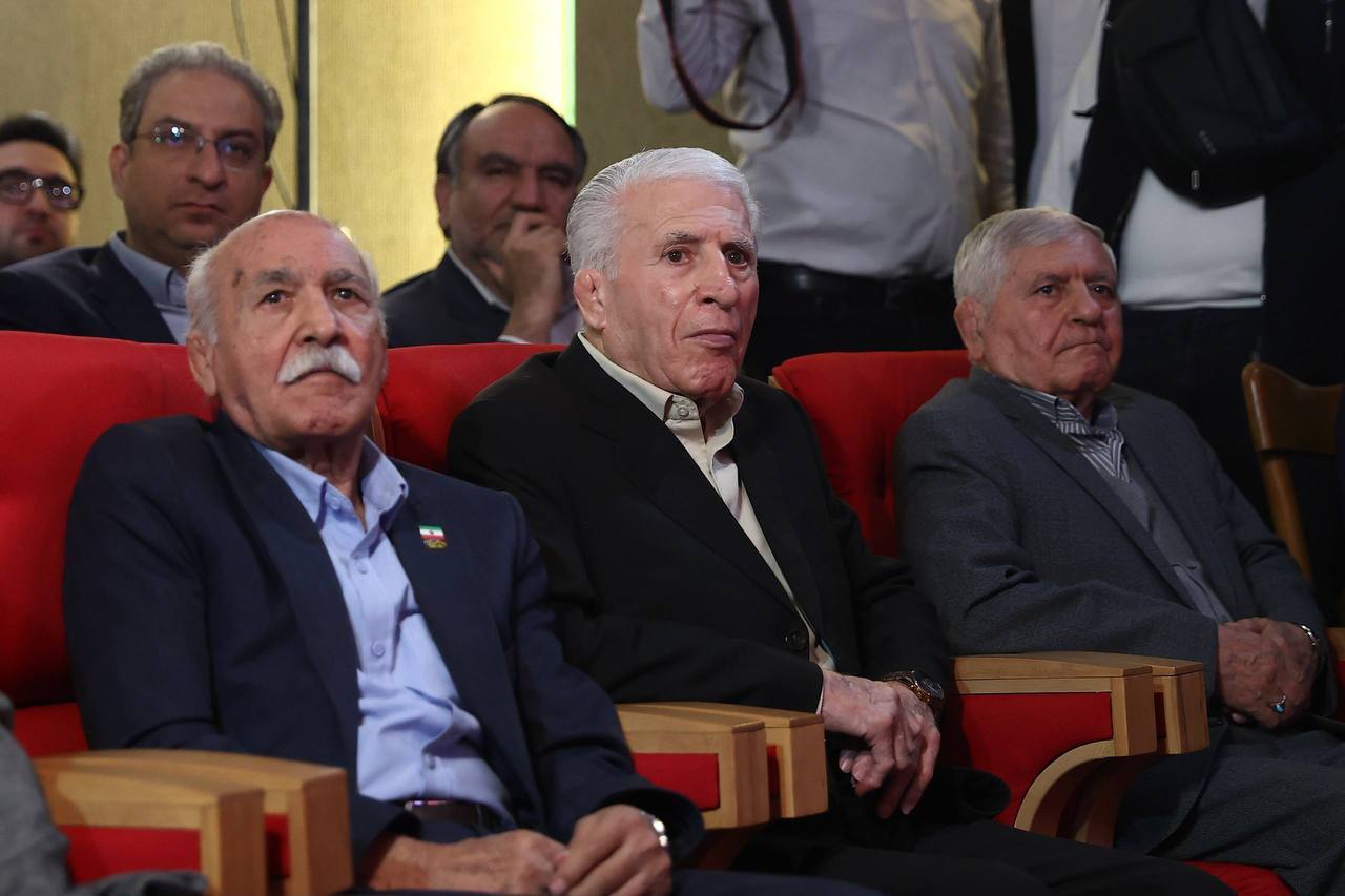 وزیر ورزش در حاشیه افتتاح نمایشگاه «آقا تختی»: او پهلوانی نجیب بود/ سبک زندگی تختی باید الگوی ورزشکاران و قهرمانان شود وزیر ورزش در حاشیه افتتاح نمایشگاه «آقا تختی»: او پهلوانی نجیب بود/ سبک زندگی تختی باید الگوی ورزشکاران و قهرمانان شود