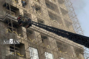 آتش‌سوزی یک برج نیمه‌کاره در انتهای بزرگراه شهید همدانی مهار شد