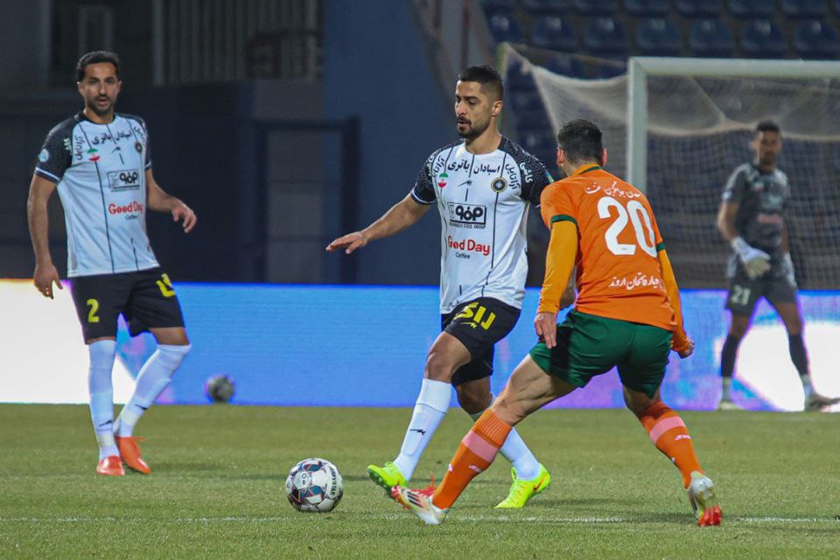 پیروزی ارزشمند سپاهان در خانه مس رفسنجان/ امضای نویدکیا پای برگه اخراج خطیبی؟