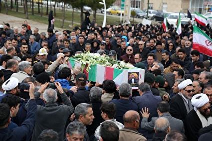 تشییع شهید جنگ تحمیلی در اهر