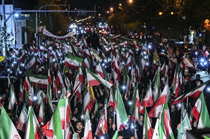 حرکت دسته پرچم داران ایران