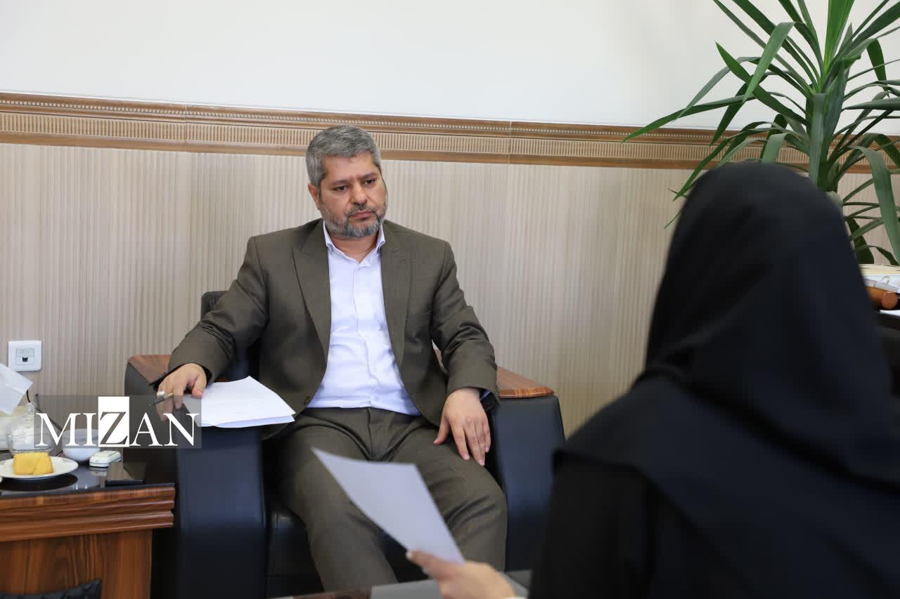 اقدامات دادگستری استان یزد در راستای ارتباط مستقیم با مردم/ رسیدگی به مشکلات بیش از ۳۲ هزار مراجعه‌کننده/ حضور پررنگ قضات در میز‌های خدمت قضایی